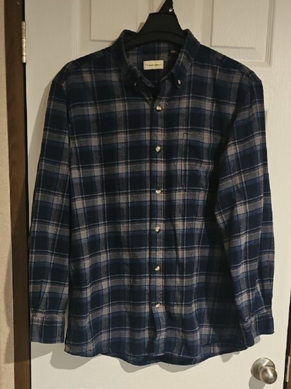 Hobbs Creek Men's XL Navy Blue, Gray Plaid Flannel Button Front Shirt w/Pocket